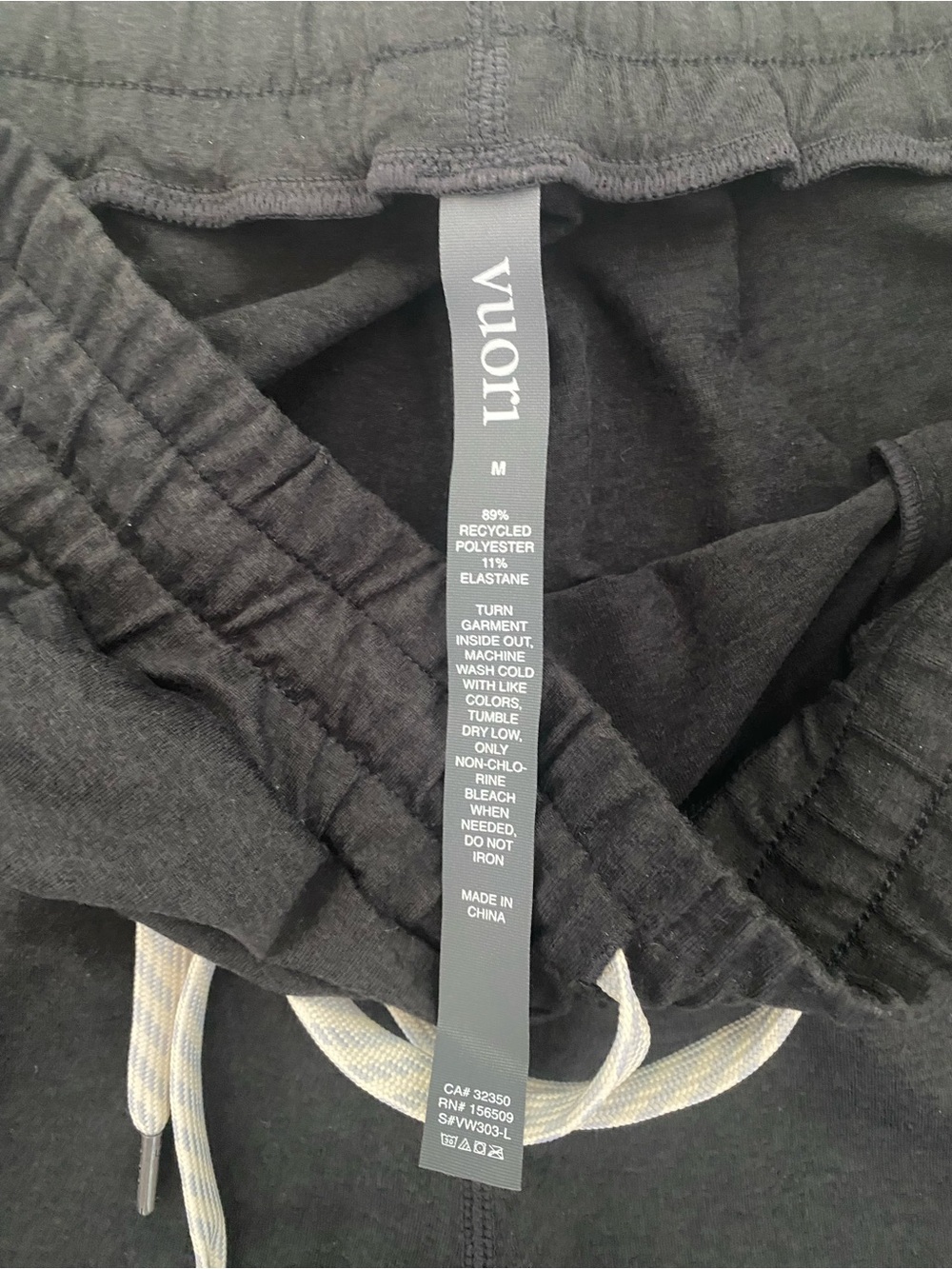 Vuori NWT Heather Black Performance Drawstring Joggers Long Size M Relaxed - Picture 5 of 10